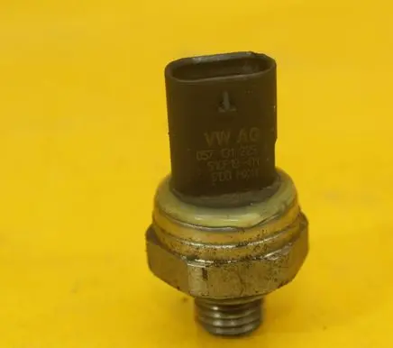 Audi A8 S8 D4 4H Turbo air boost pressure sensor 057131225A