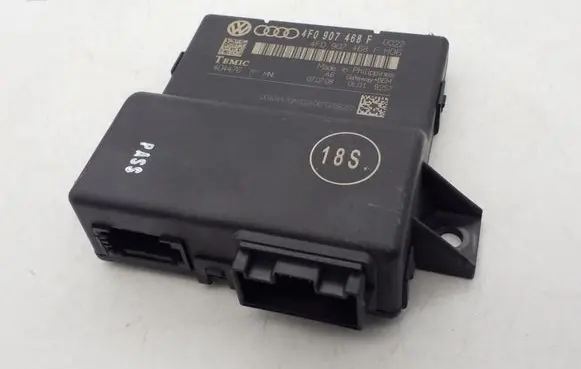 Audi Q7 4L Gateway control module 4F0907468F