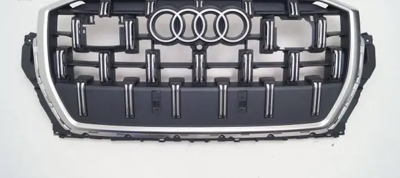 Audi Q7 4M Front grill