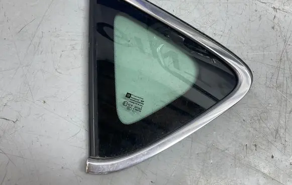 Opel Astra J Rear side window AS2M3232DOT682 43R001583