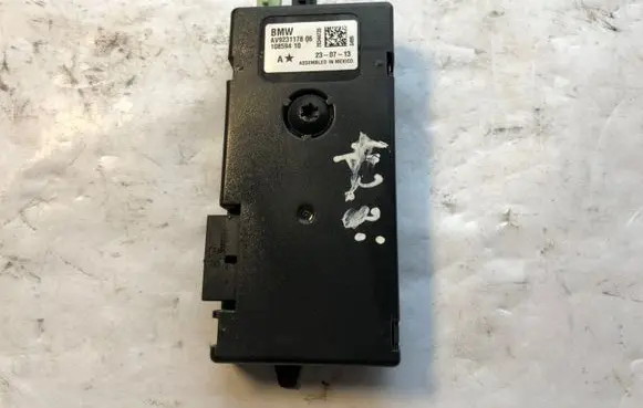 BMW 4 F32 F33 Aerial antenna amplifier 9231178 AV9231178 AV923117806