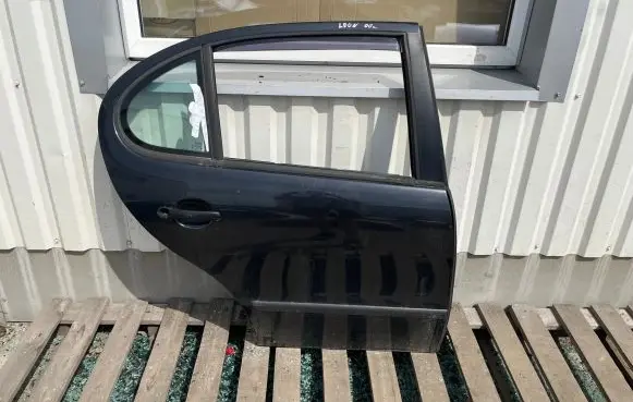 Seat Leon (1M) Rear door