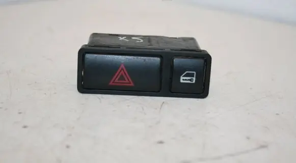 BMW X5 E53 Hazard light switch 8368920