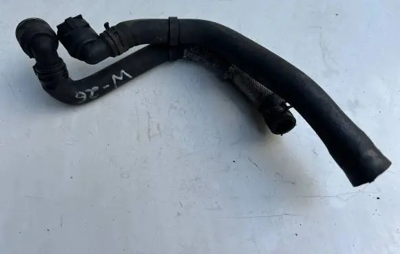 Volkswagen PASSAT B6 Coolant pipe/hose 