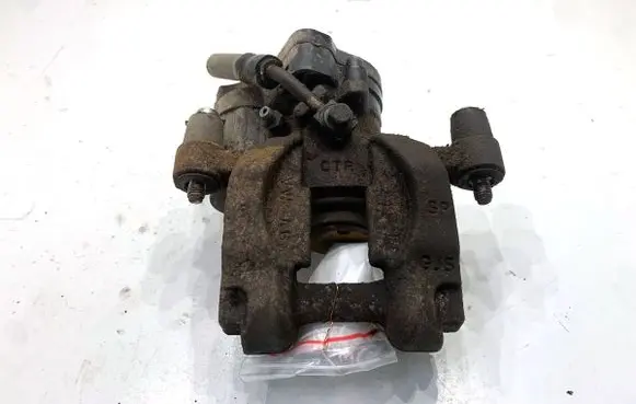 Volkswagen PASSAT B8 Rear brake caliper 3Q0615406R