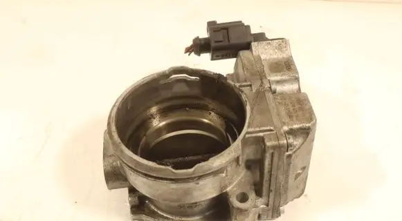 Audi A4 S4 B7 8E 8H Throttle body valve 03G128963