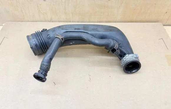 Peugeot RCZ Air intake hose/pipe V763335580