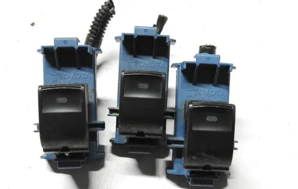 Toyota Verso Electric window control switch 84810-05070