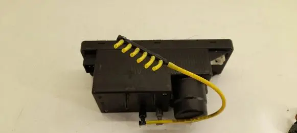 Mercedes-Benz E W210 Central locking vacuum pump 2108002248 A2108002248