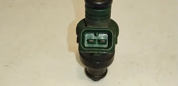 Audi A3 S3 8L Fuel injector 037906031AA