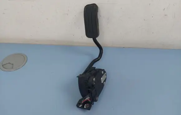 Ford Galaxy Accelerator throttle pedal 7M1721603 98VW9F836AA