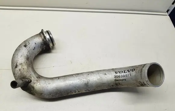 Volvo XC90 Intercooler hose/pipe 30639471