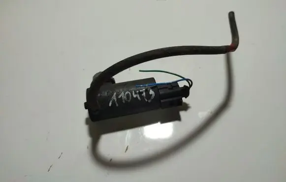 Toyota Yaris Windscreen/windshield washer pump