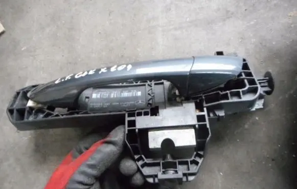Mercedes-Benz GLK (X204) Loading door exterior handle/bracket 