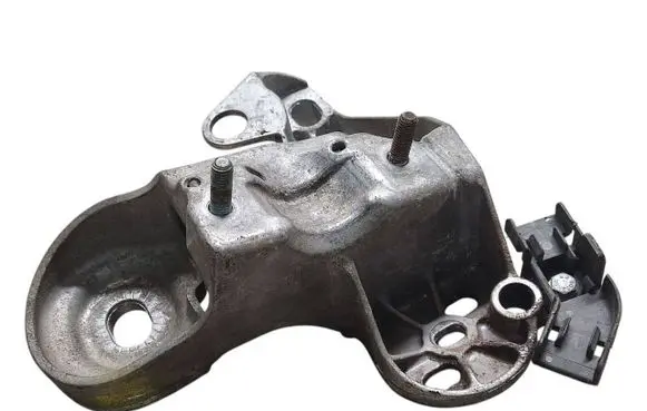 Audi A6 S6 C5 4B Engine mounting bracket 4B0199352A