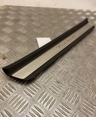 Hyundai Tucson IV NX4 Side skirt front trim 85873N7500