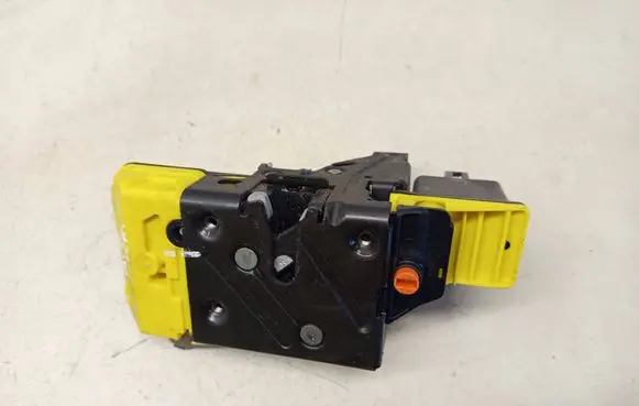 Volvo V70 Rear door lock 30699754