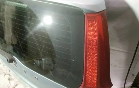 Volvo V70 Tailgate rear/tail lights