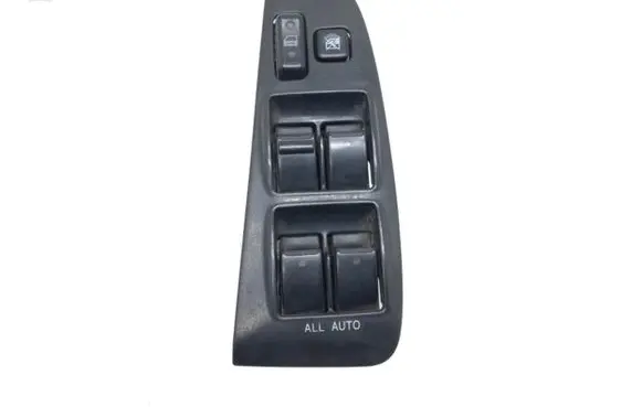 Toyota Avensis T250 Electric window control switch 84820-05100