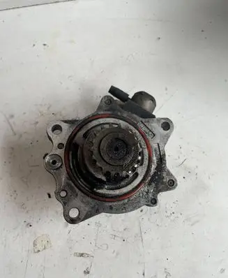 Nissan X-Trail T30 Vacuum pump 14650AD200