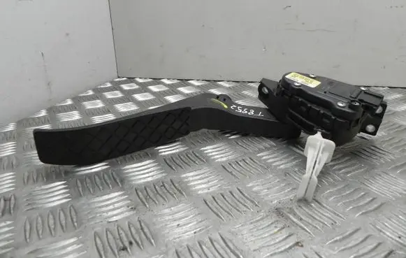 Audi A5 8T 8F Accelerator throttle pedal 7L0723507D T8952