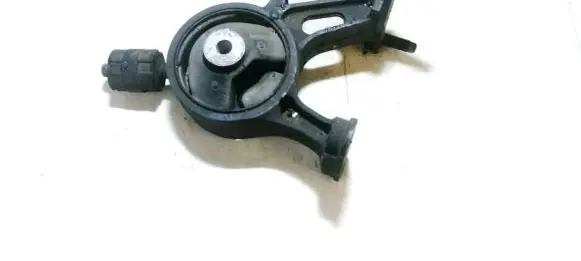 Toyota Avensis T270 Engine mount bracket