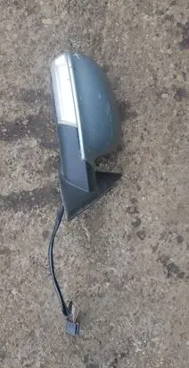 Volkswagen PASSAT B5.5 Front door electric wing mirror 