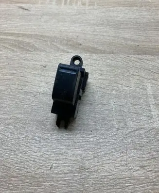 Nissan Primera Electric window control switch 25411AV600