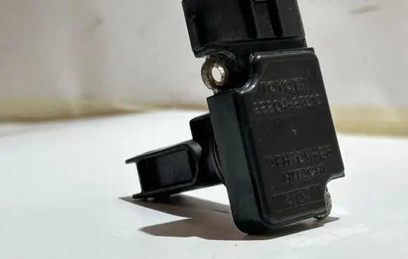 Toyota Corolla Verso AR10 Mass air flow meter 2220427010 4107 AFH70M23