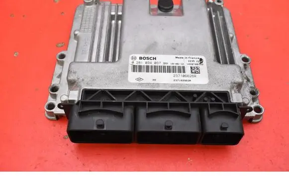 Renault Trafic I Engine control unit/module ECU 237106626R