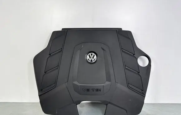 Volkswagen Touareg III Engine cover (trim) 4M4133849E