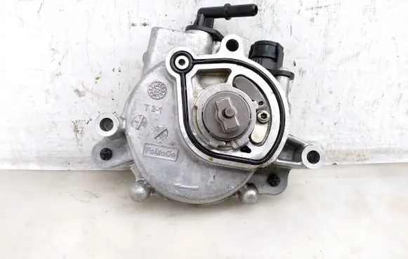 Ford Focus Vacuum pump H6BG2A451AC