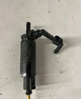 Audi A6 S6 C6 4F Headlight washer pump 3B7955681 0506