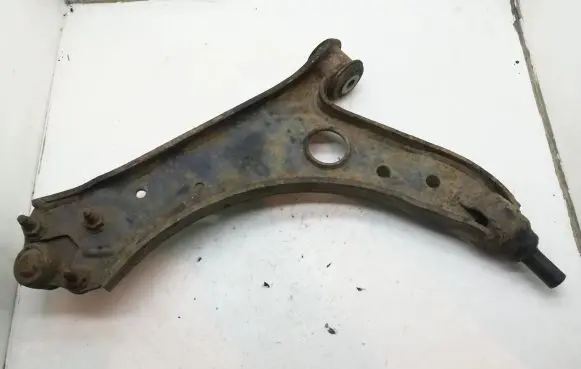 Volkswagen Golf V Front lower control arm/wishbone 1K0407190E