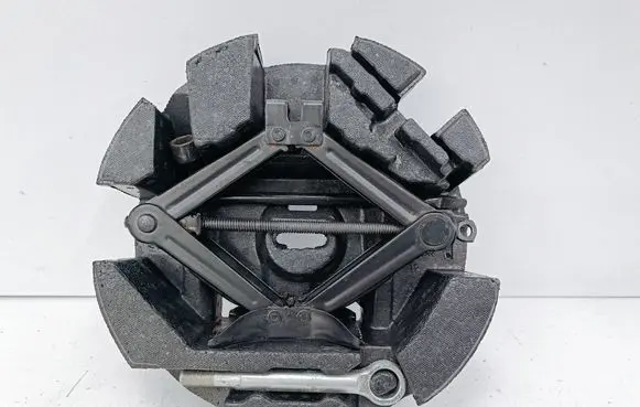 Subaru Impreza V Tool set 97035FL01A