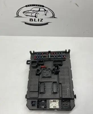 Citroen C5 Fuse module 9637466180 98162200
