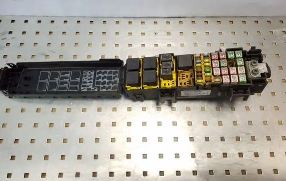 Jeep Grand Cherokee (WK) Fuse module 96555J 56050082AF