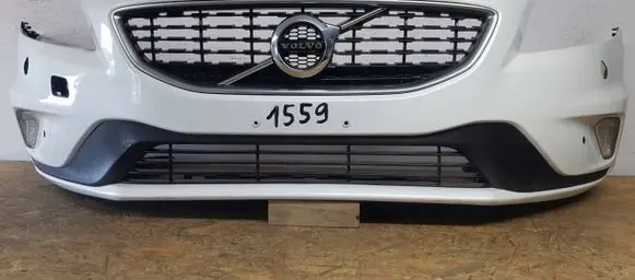 Volvo V40 Front bumper 31347085