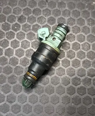 BMW 5 E39 Fuel injector 0280150415