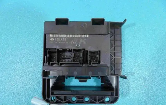 Volkswagen Golf V Central body control module 5DK008583-10 IMPRK864476