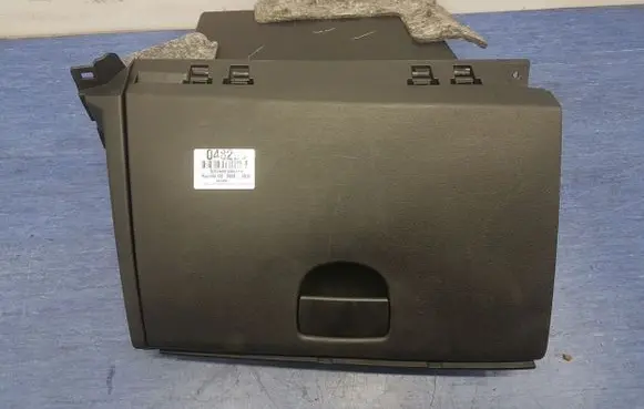 Hyundai i20 (PB PBT) Front door storage pocket/box 