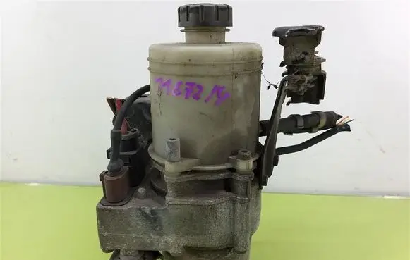 Skoda Fabia Mk1 (6Y) Power steering pump 6Q0423155AD