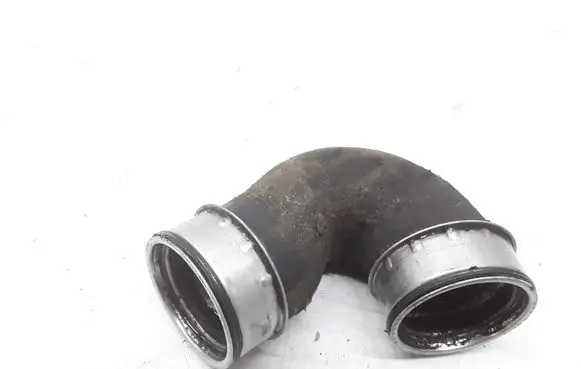 Volkswagen PASSAT B5.5 Intercooler hose/pipe 
