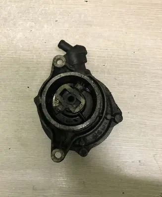 BMW 5 E60 E61 Vacuum pump