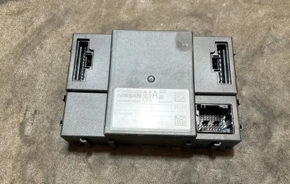 Nissan X-Trail T31 Comfort/convenience module 284B2JD11A 5WK46480 24AA000103
