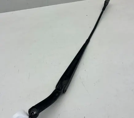 Volvo V70 Front wiper blade arm 182350