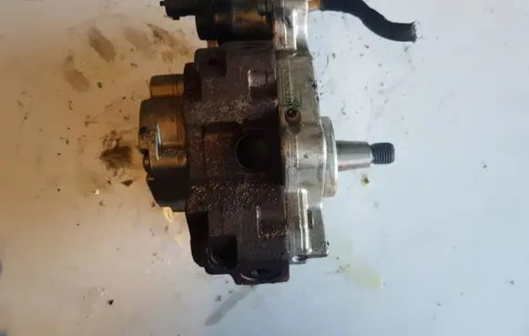Renault Trafic II (X83) Fuel injection high pressure pump 0445010075