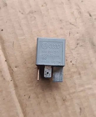 Audi Q7 4L Other relay 8D0951253