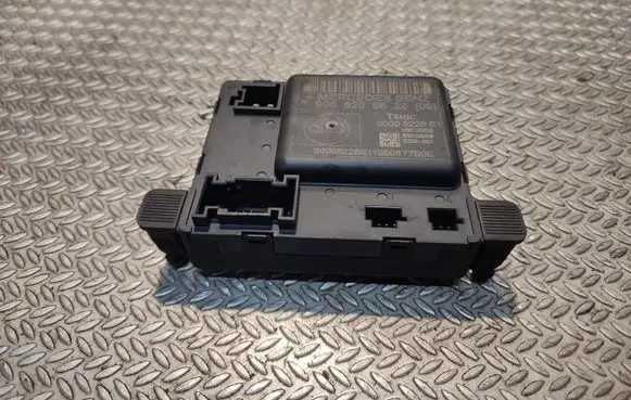 Mercedes-Benz Sprinter W906 Door control unit/module A9068205626