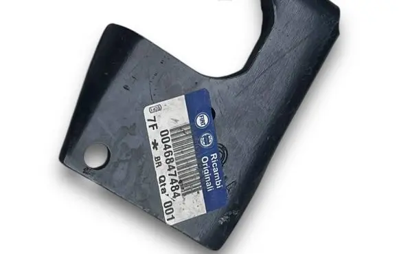 Fiat Uno Oil filter mounting bracket Q510 46847484